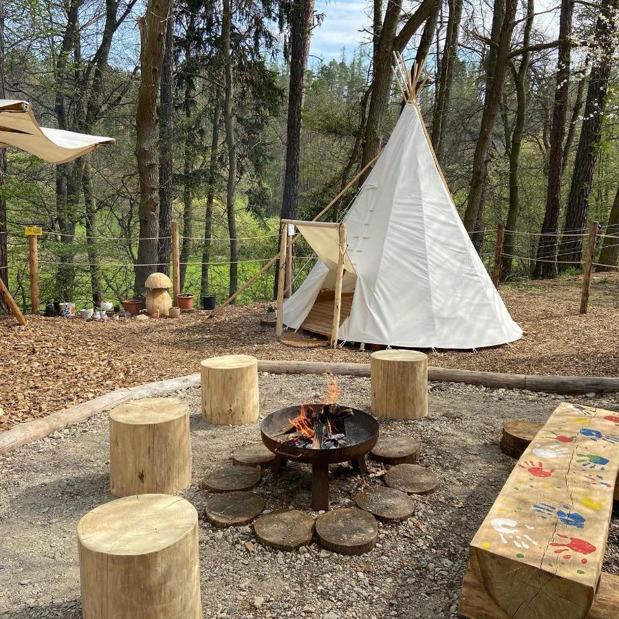 Glamping Nad Meandry Luxury tent Unhost